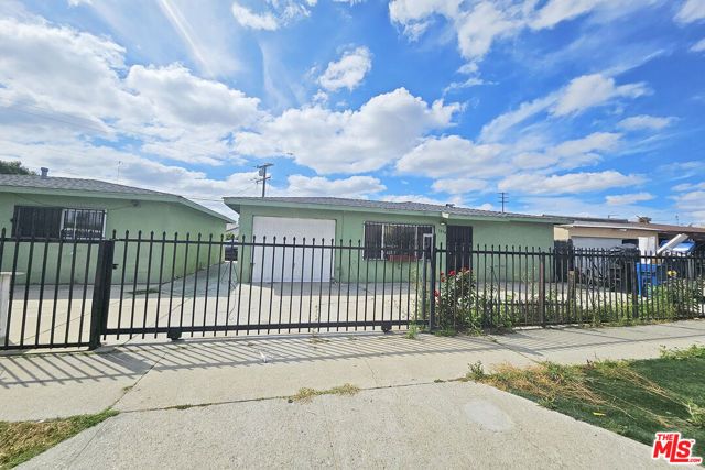 1214 E 82nd Street, Los Angeles, CA 90001