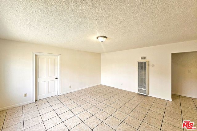 1214 E 82nd Street, Los Angeles, CA 90001