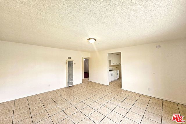 1214 E 82nd Street, Los Angeles, CA 90001