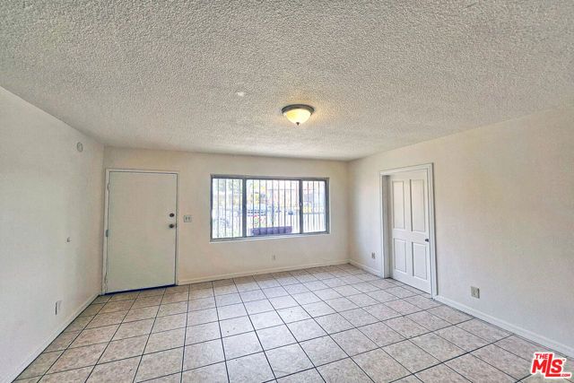 1214 E 82nd Street, Los Angeles, CA 90001