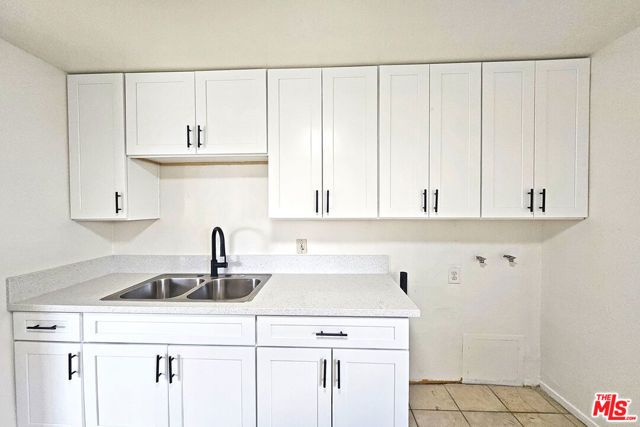 1214 E 82nd Street, Los Angeles, CA 90001