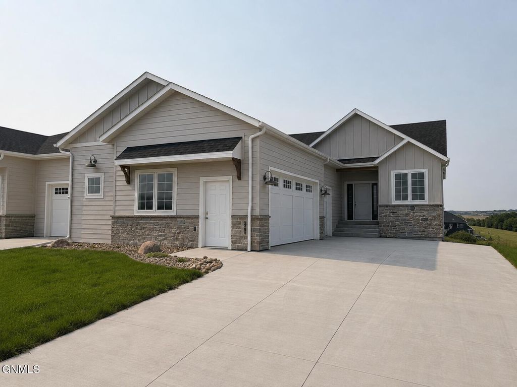 3701 Ridge Way, Bismarck, ND 58503 photo 1