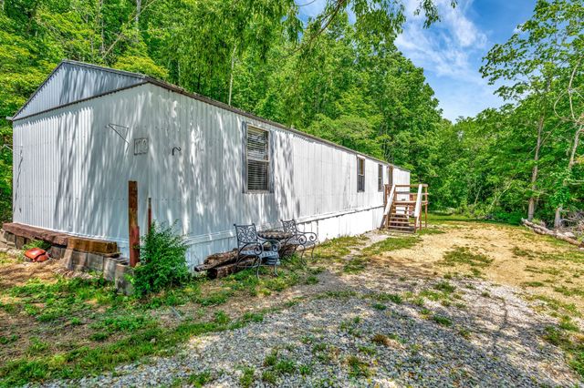 424 Bear Creek Trl, Centerville, TN 37033