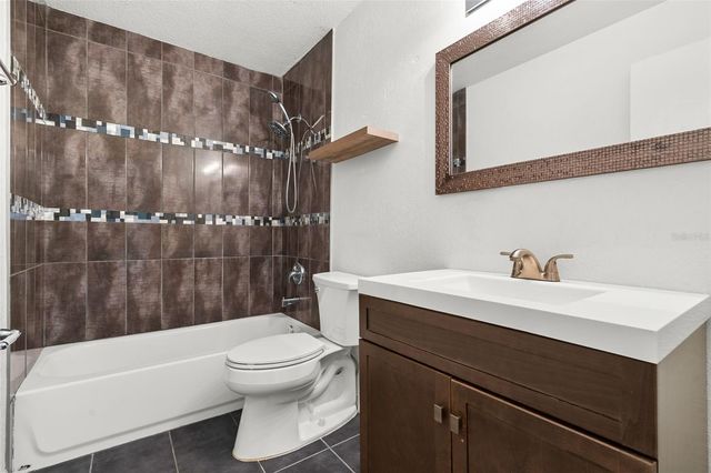 5052 STARFISH DRIVE SE D, St Petersburg, FL 33705