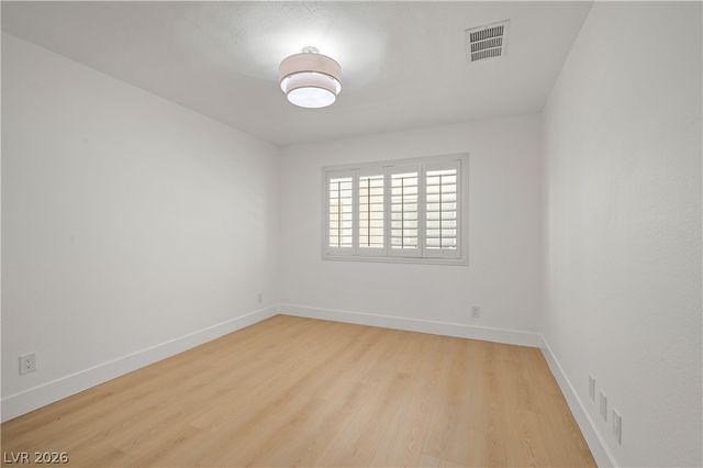3033 Misty Harbour Drive, Las Vegas, NV 89117