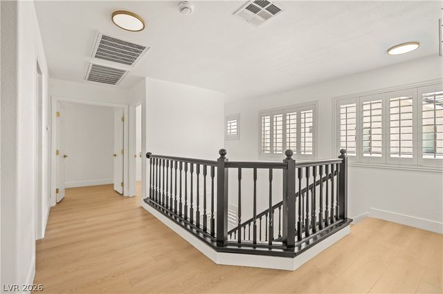 3033 Misty Harbour Drive, Las Vegas, NV 89117