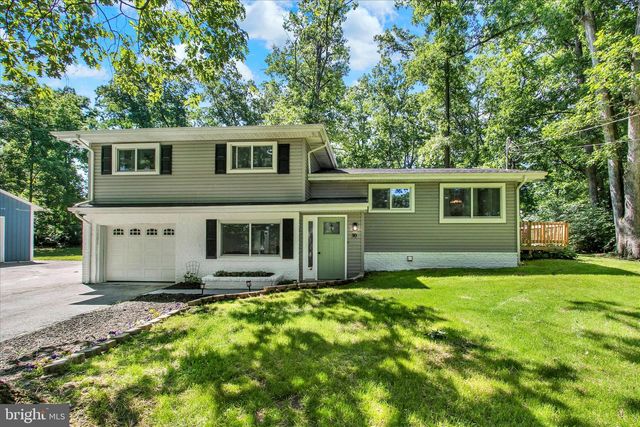 30 HALLECK DR, East Berlin, PA 17316