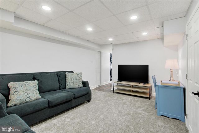 30 HALLECK DR, East Berlin, PA 17316