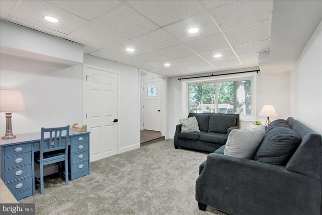 30 HALLECK DR, East Berlin, PA 17316