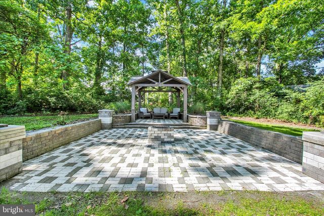 30 HALLECK DR, East Berlin, PA 17316