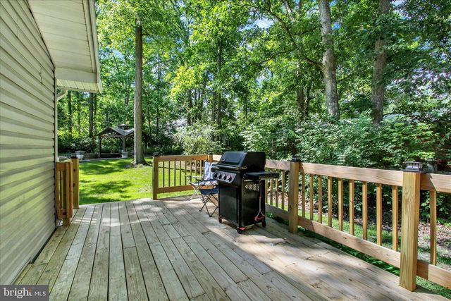 30 HALLECK DR, East Berlin, PA 17316