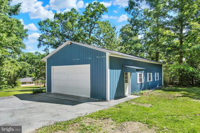30 HALLECK DR, East Berlin, PA 17316