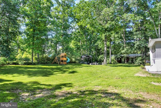 30 HALLECK DR, East Berlin, PA 17316