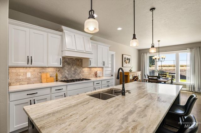 641 E Crest Ridge Dr, Meridian, ID 83642