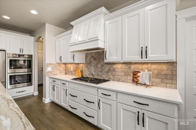 641 E Crest Ridge Dr, Meridian, ID 83642