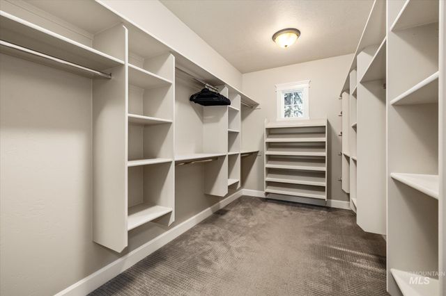 641 E Crest Ridge Dr, Meridian, ID 83642