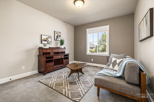 641 E Crest Ridge Dr, Meridian, ID 83642