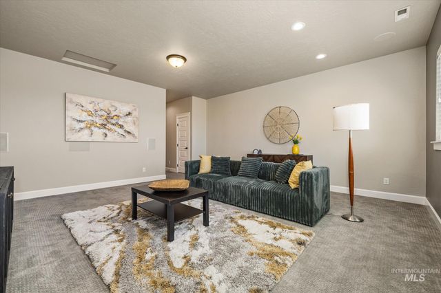641 E Crest Ridge Dr, Meridian, ID 83642
