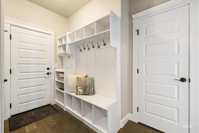 641 E Crest Ridge Dr, Meridian, ID 83642