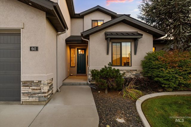 641 E Crest Ridge Dr, Meridian, ID 83642