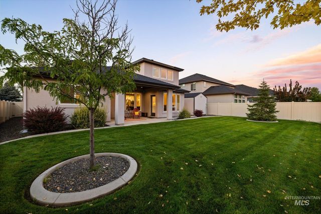 641 E Crest Ridge Dr, Meridian, ID 83642