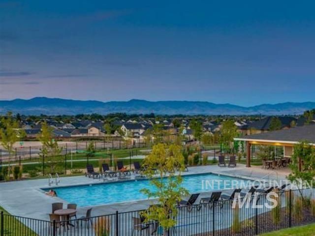 641 E Crest Ridge Dr, Meridian, ID 83642