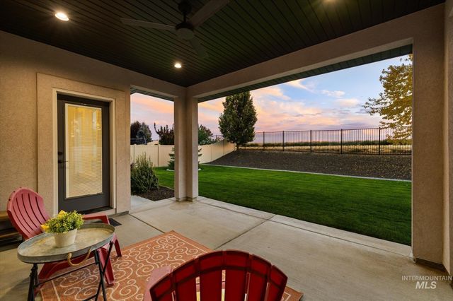 641 E Crest Ridge Dr, Meridian, ID 83642