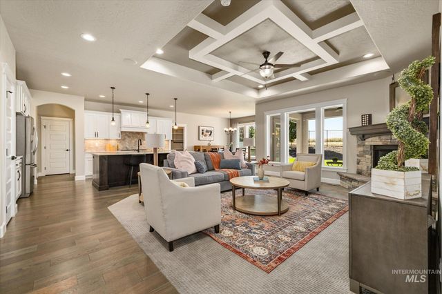 641 E Crest Ridge Dr, Meridian, ID 83642
