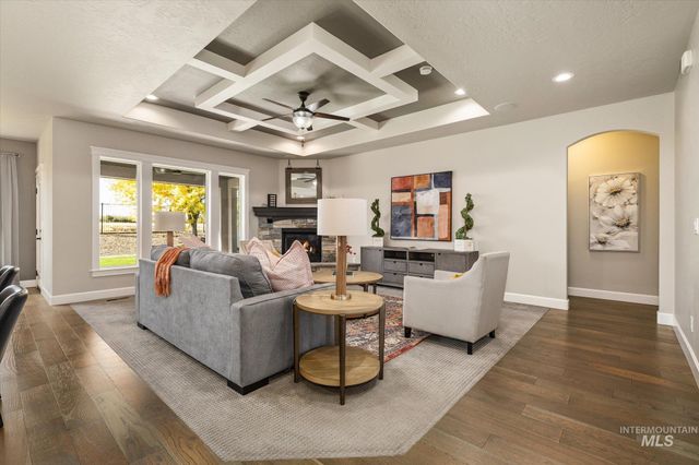 641 E Crest Ridge Dr, Meridian, ID 83642