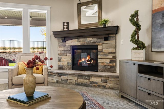 641 E Crest Ridge Dr, Meridian, ID 83642