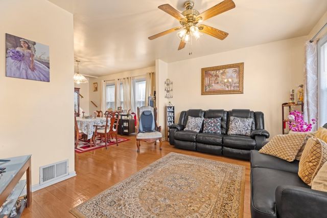 5349 W Fletcher Street, Chicago, IL 60641