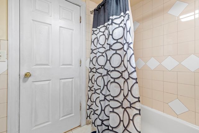 5349 W Fletcher Street, Chicago, IL 60641