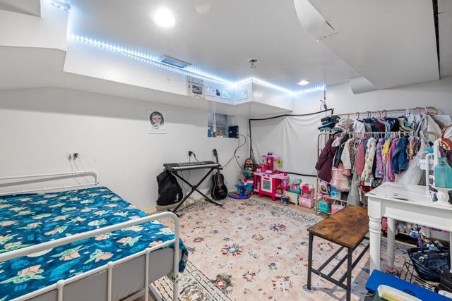 5349 W Fletcher Street, Chicago, IL 60641