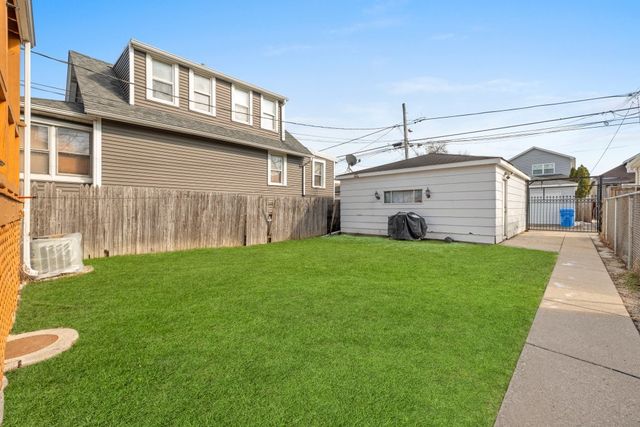 5349 W Fletcher Street, Chicago, IL 60641