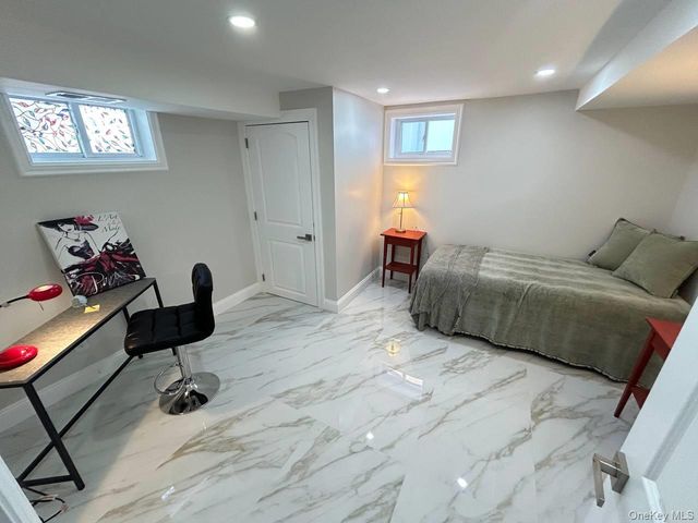 53 Lee Avenue, Valley Stream, NY 11581