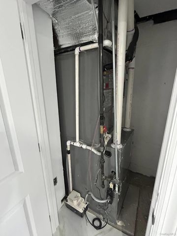 53 Lee Avenue, Valley Stream, NY 11581