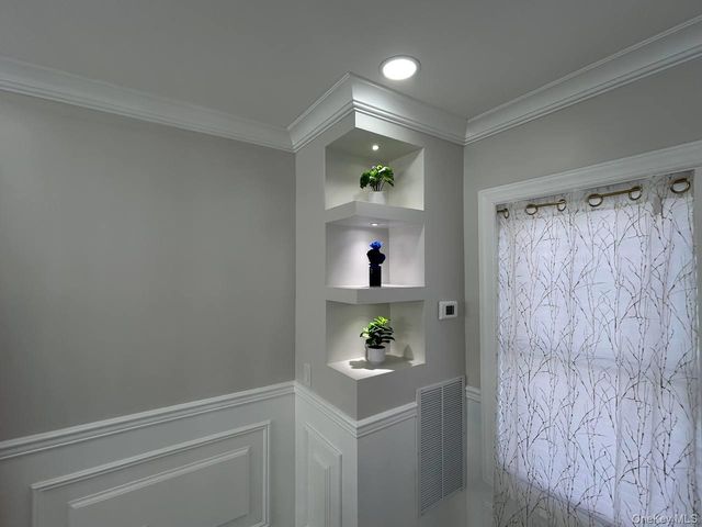 53 Lee Avenue, Valley Stream, NY 11581