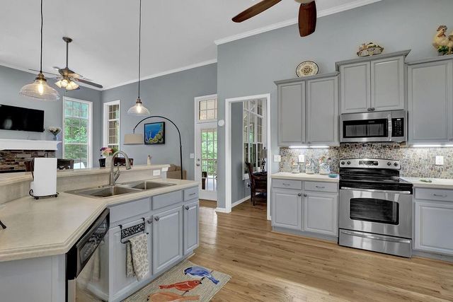 5581 River Valley Way, Flowery Branch, GA 30542