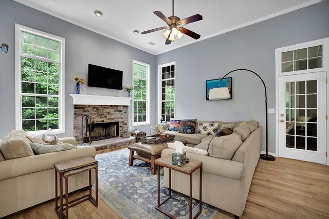 5581 River Valley Way, Flowery Branch, GA 30542