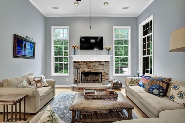 5581 River Valley Way, Flowery Branch, GA 30542