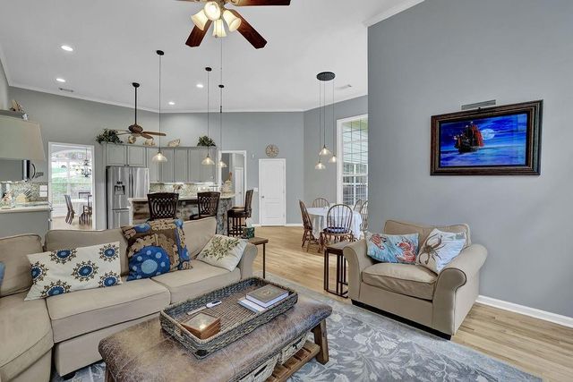 5581 River Valley Way, Flowery Branch, GA 30542