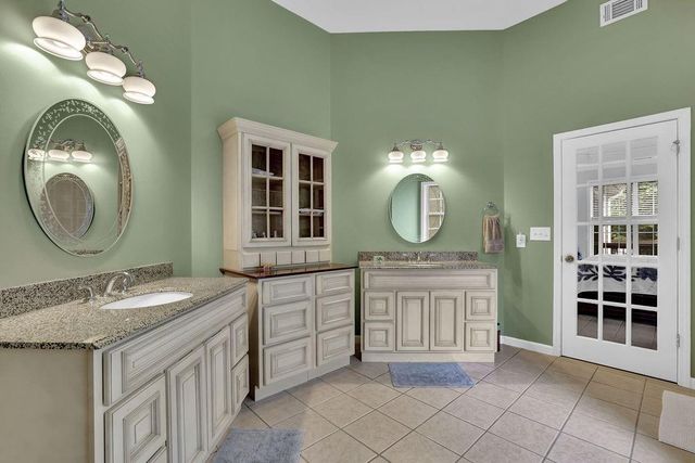 5581 River Valley Way, Flowery Branch, GA 30542