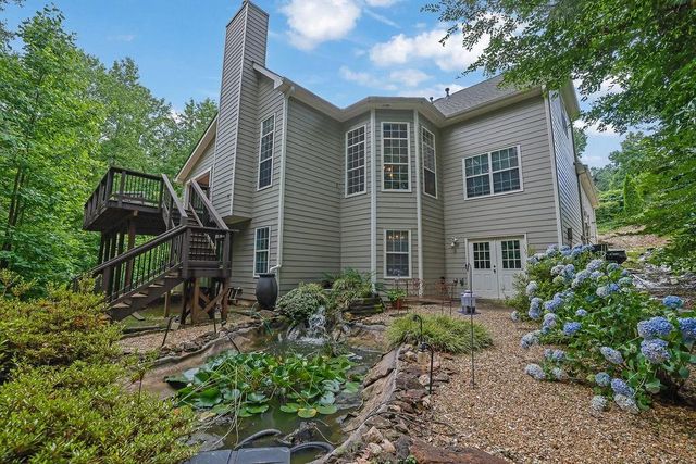 5581 River Valley Way, Flowery Branch, GA 30542