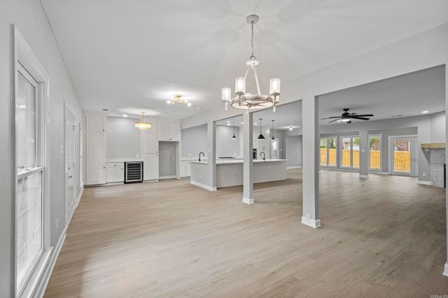 14 Aberdeen Dr, Little Rock, AR 72223