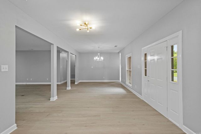 14 Aberdeen Dr, Little Rock, AR 72223