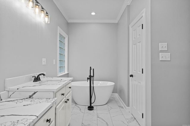 14 Aberdeen Dr, Little Rock, AR 72223