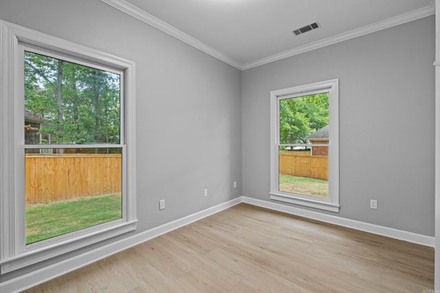 14 Aberdeen Dr, Little Rock, AR 72223