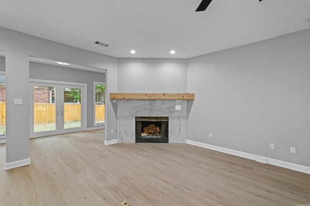 14 Aberdeen Dr, Little Rock, AR 72223