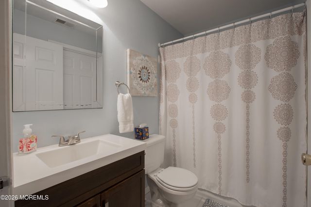 414 Wedgewood Circle 25, Belford, NJ 07718