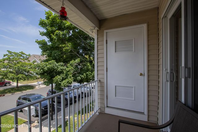 414 Wedgewood Circle 25, Belford, NJ 07718